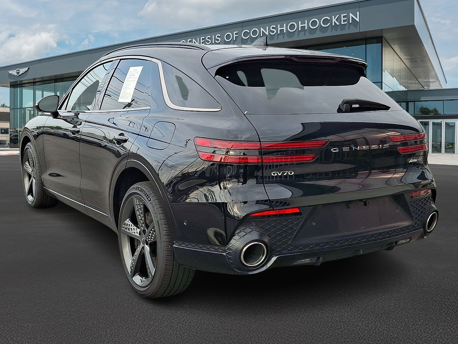 Certified 2024 Genesis GV70 3.5T Sport w/ Sport Advanced Package AWD/4WD image 4