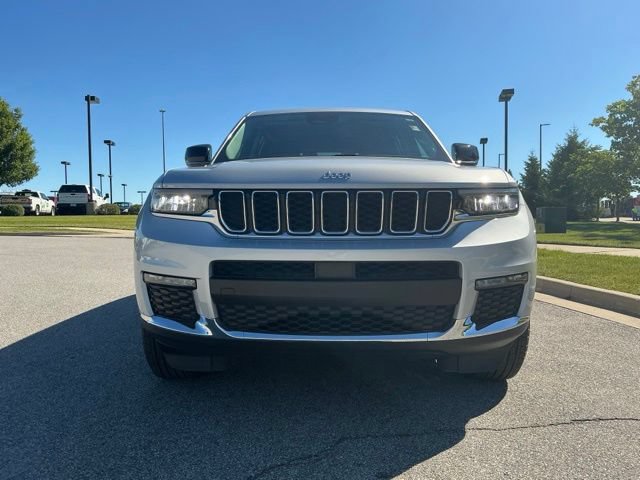 Used 2023 Jeep Grand Cherokee L Limited AWD/4WD image 8
