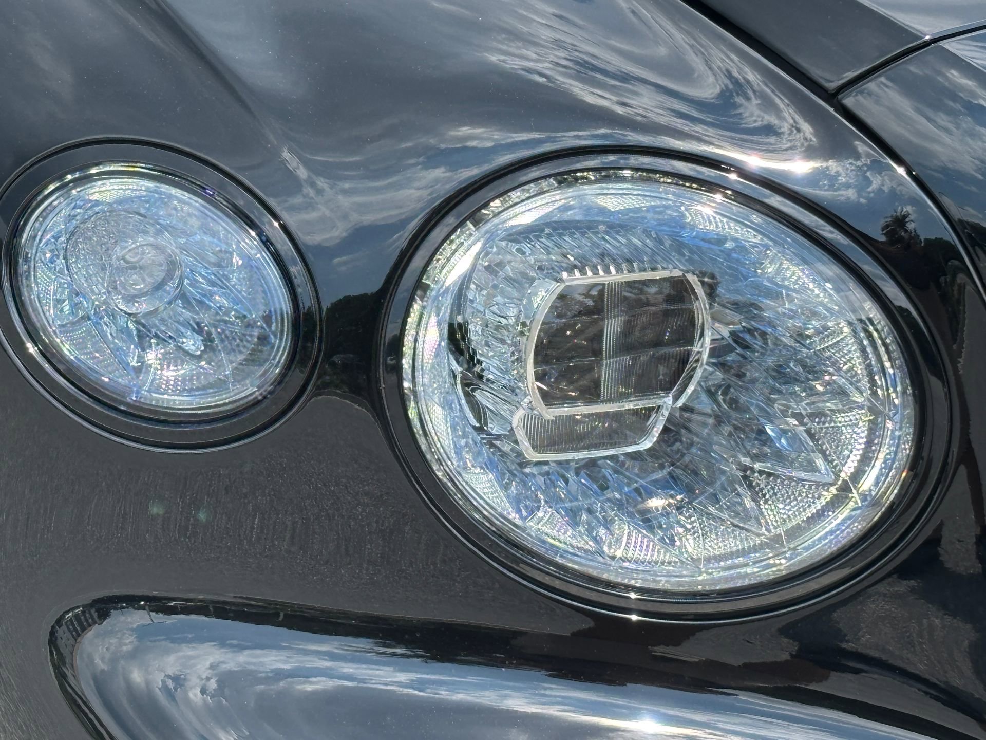 New 2025 Bentley Flying Spur Plug-In Hybrid image 9