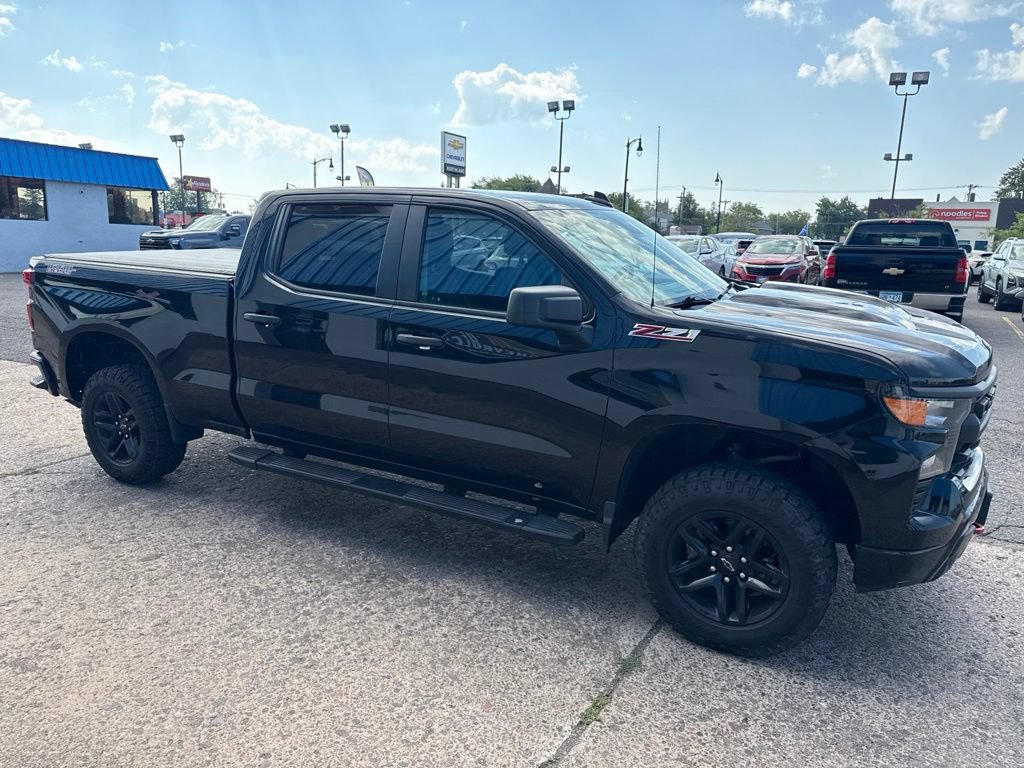 Used 2022 Chevrolet Silverado 1500 Custom Trail Boss w/ LPO, Dark Essentials Package AWD/4WD image 6