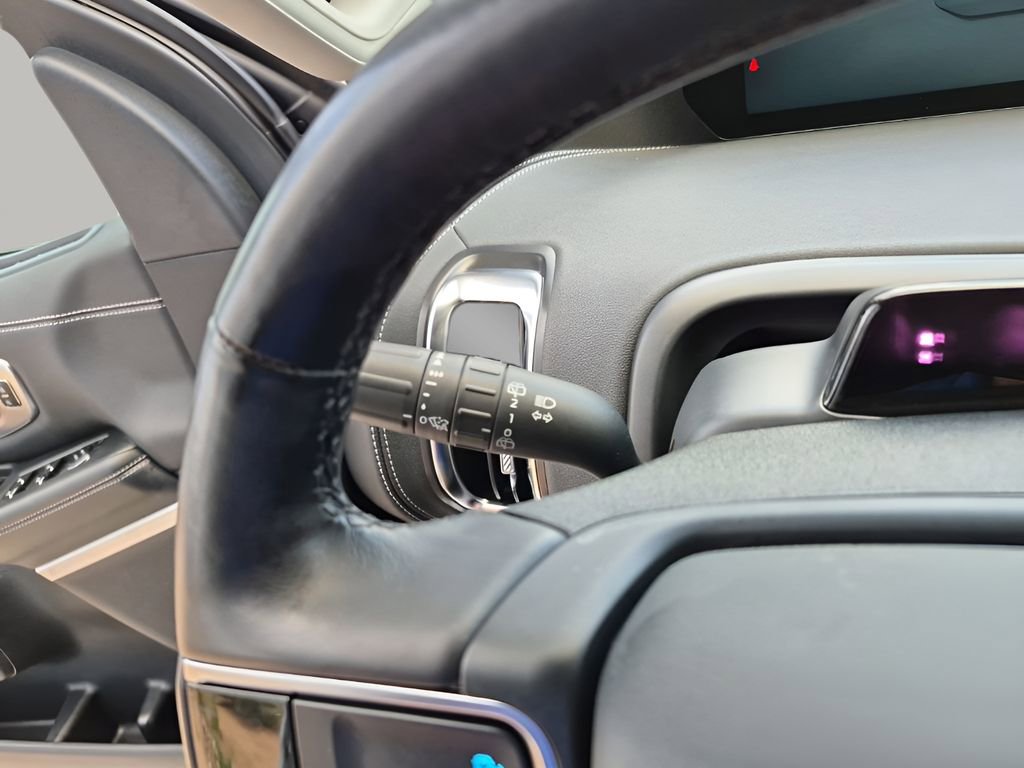 Used 2025 Ford Expedition Platinum image 35