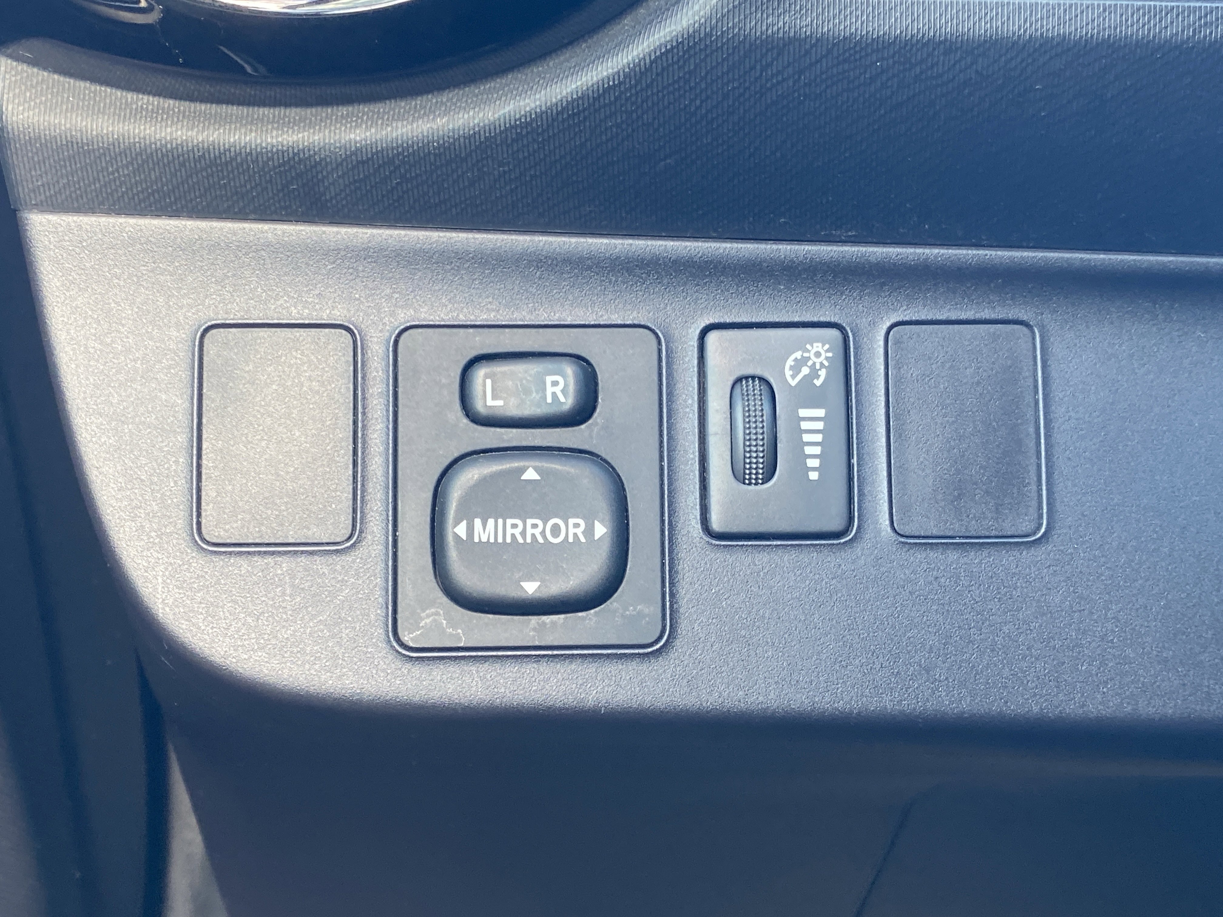 Used 2015 Toyota Prius C Four image 27