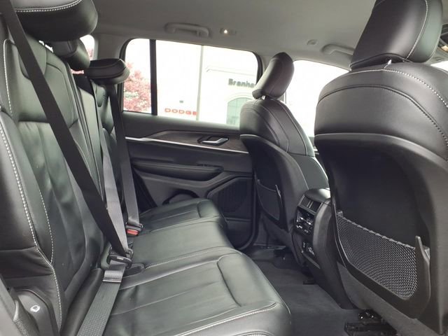 Certified 2023 Jeep Grand Cherokee Limited AWD/4WD image 13