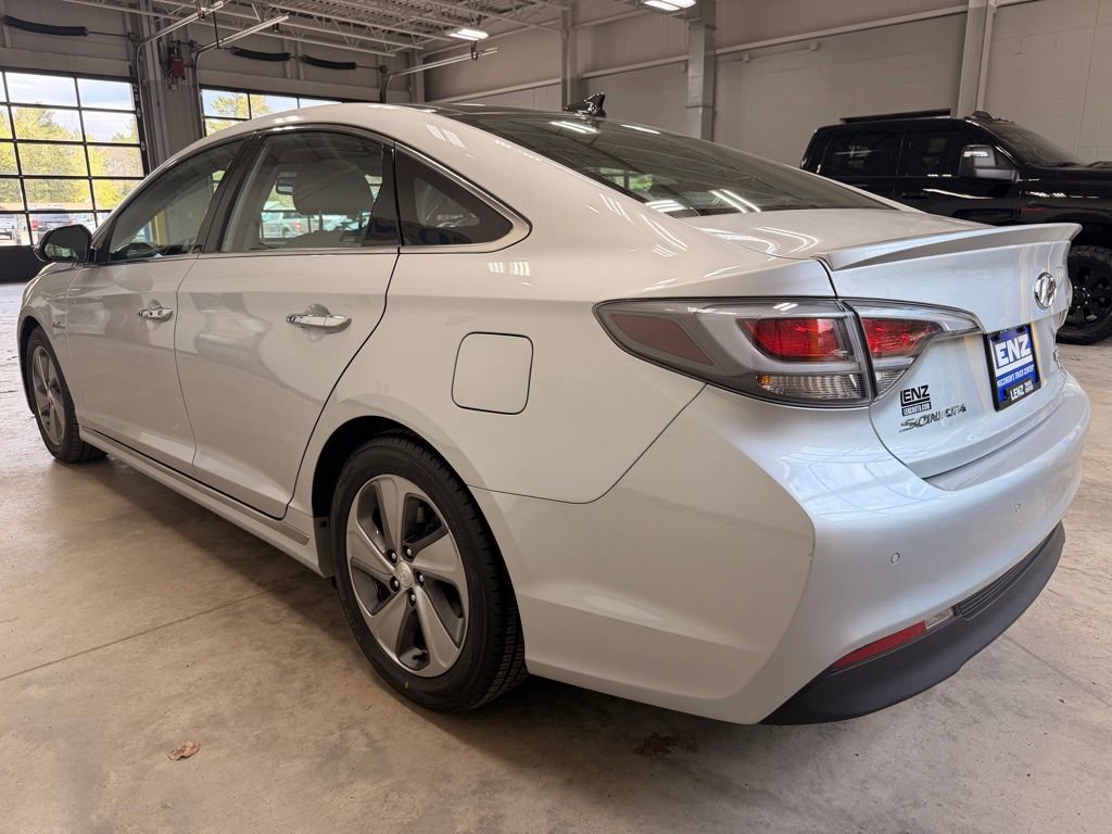 Used 2017 Hyundai Sonata Limited w/ Ultimate Package 02 FWD image 5