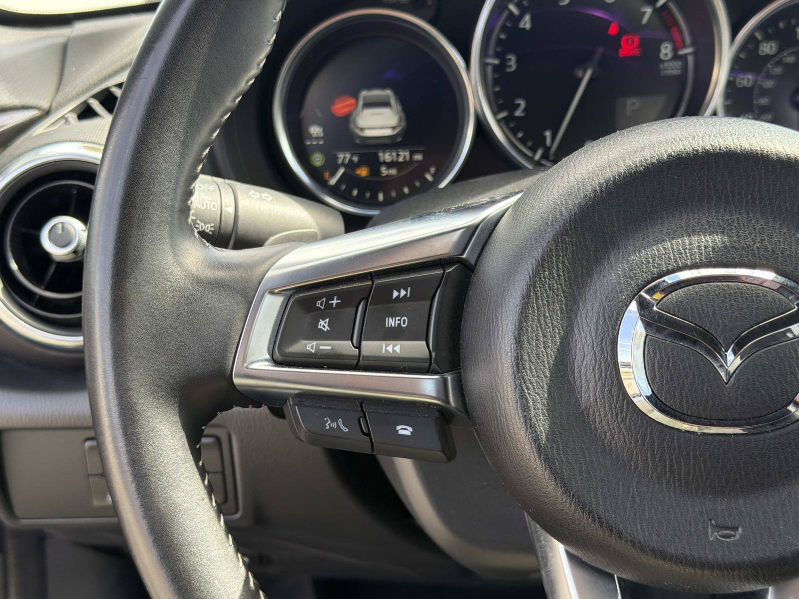 Used 2025 MAZDA MX-5 Miata RF Grand Touring RWD image 9