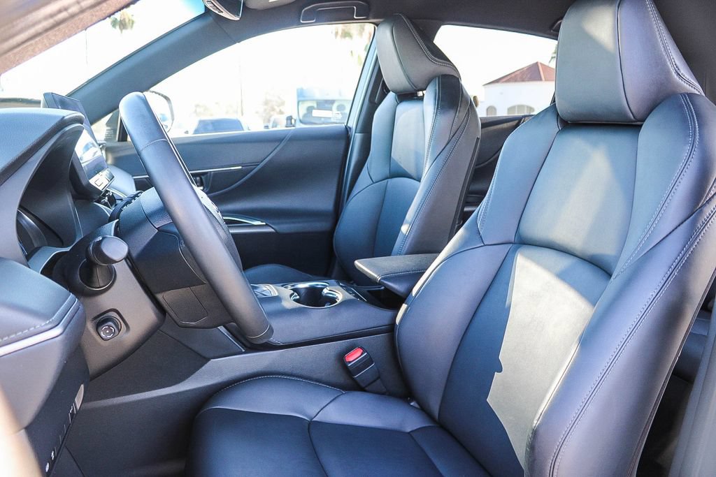 Used 2024 Toyota Venza XLE AWD/4WD image 17