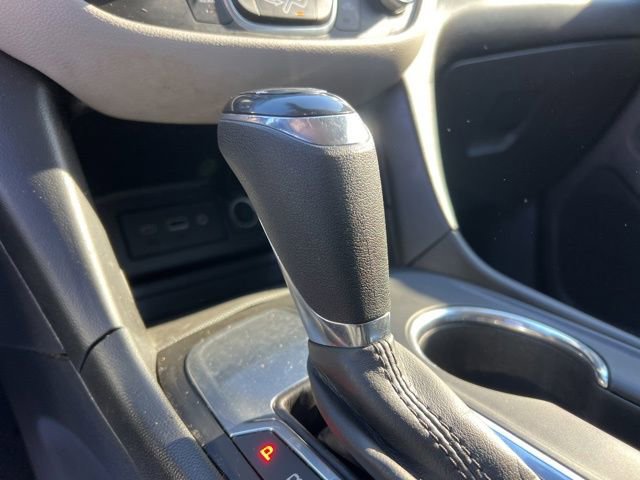 Used 2020 Chevrolet Equinox LS w/ LS Convenience Package image 21