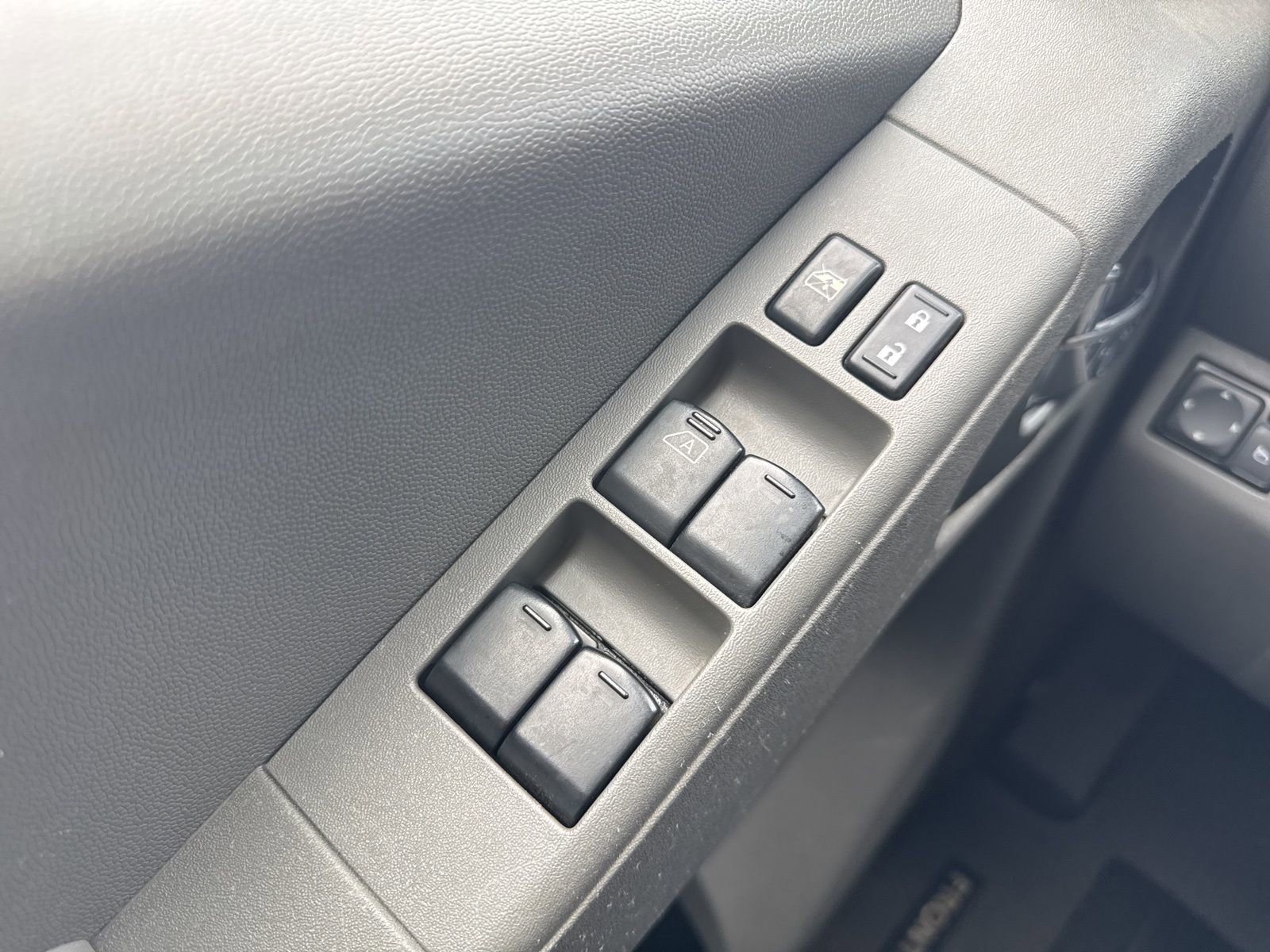 Used 2019 Nissan Frontier SV image 35