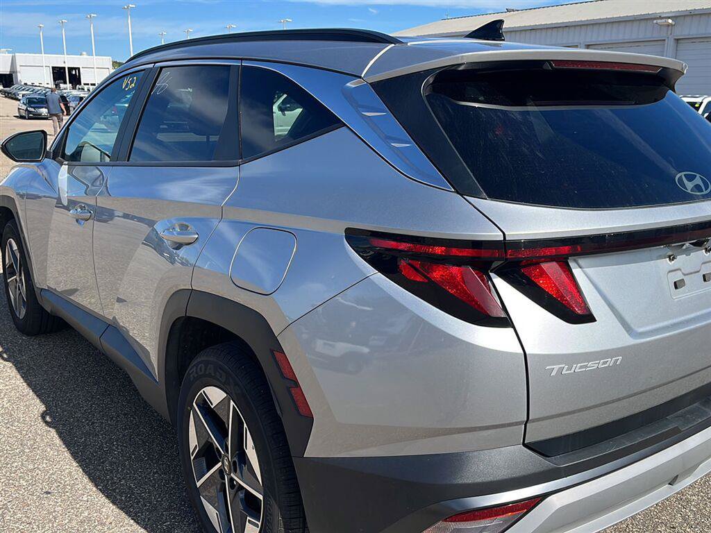Certified 2025 Hyundai Tucson SEL AWD/4WD image 14