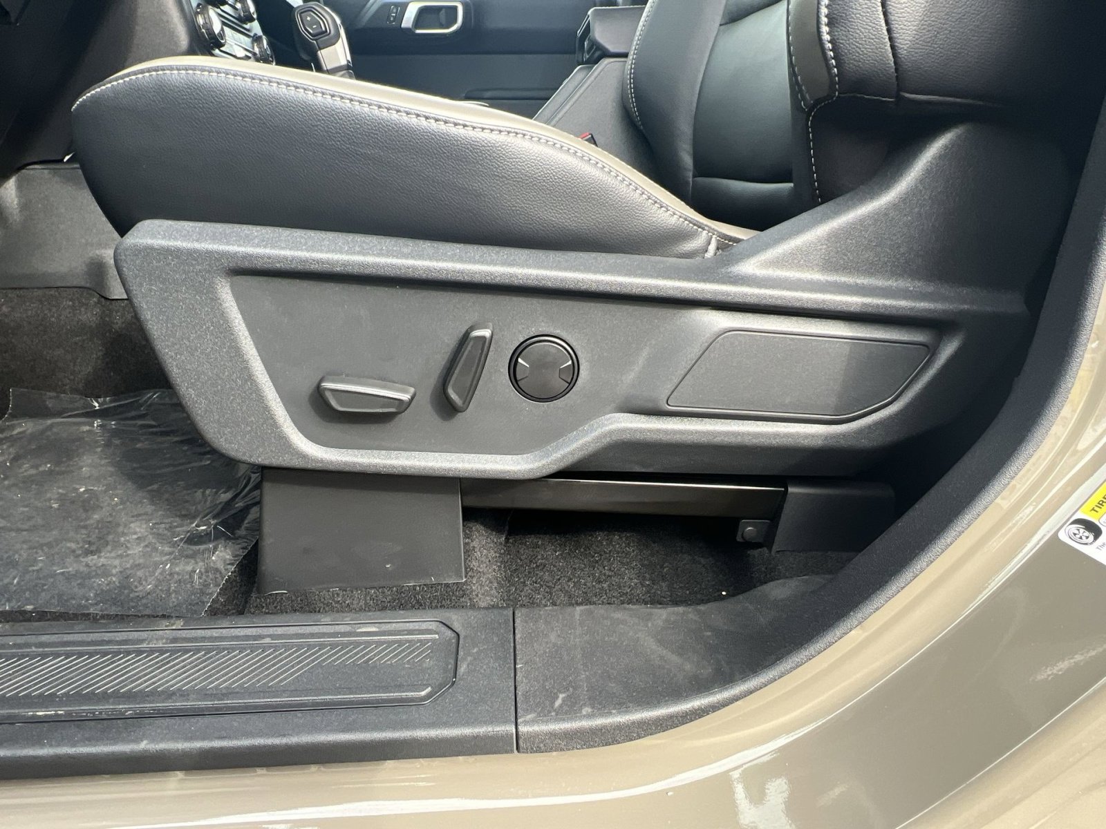 New 2025 Ford Bronco Outer Banks image 14