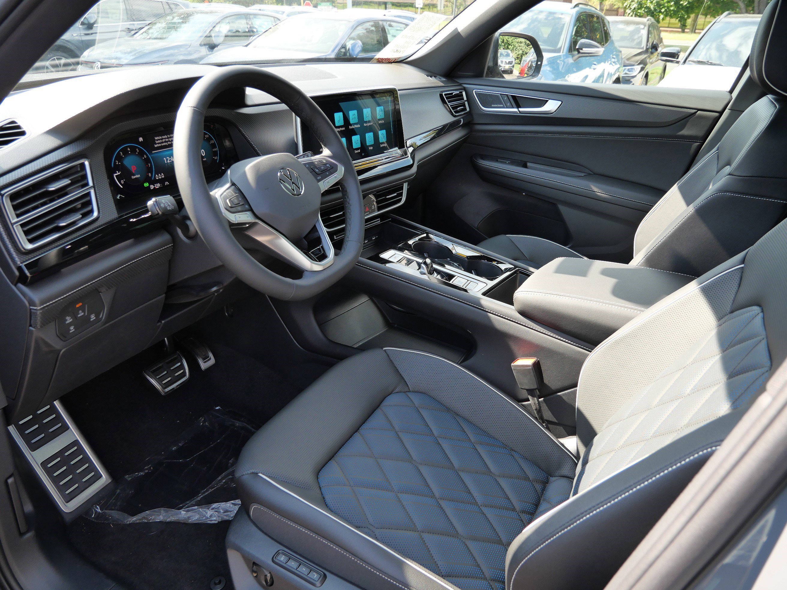 New 2026 Volkswagen Atlas Cross Sport SEL Premium R-Line image 8