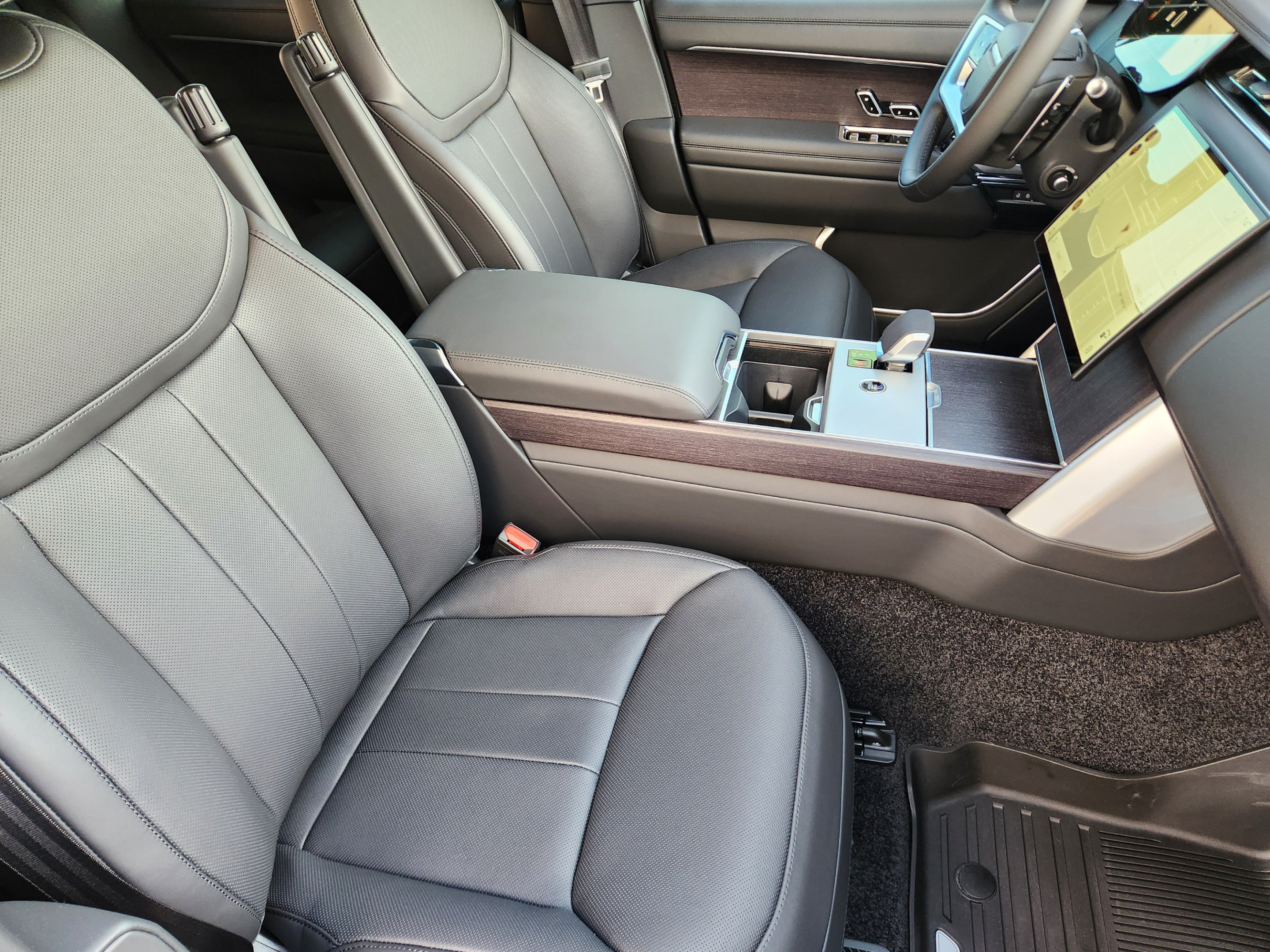 New 2026 Land Rover Range Rover SE AWD/4WD image 9