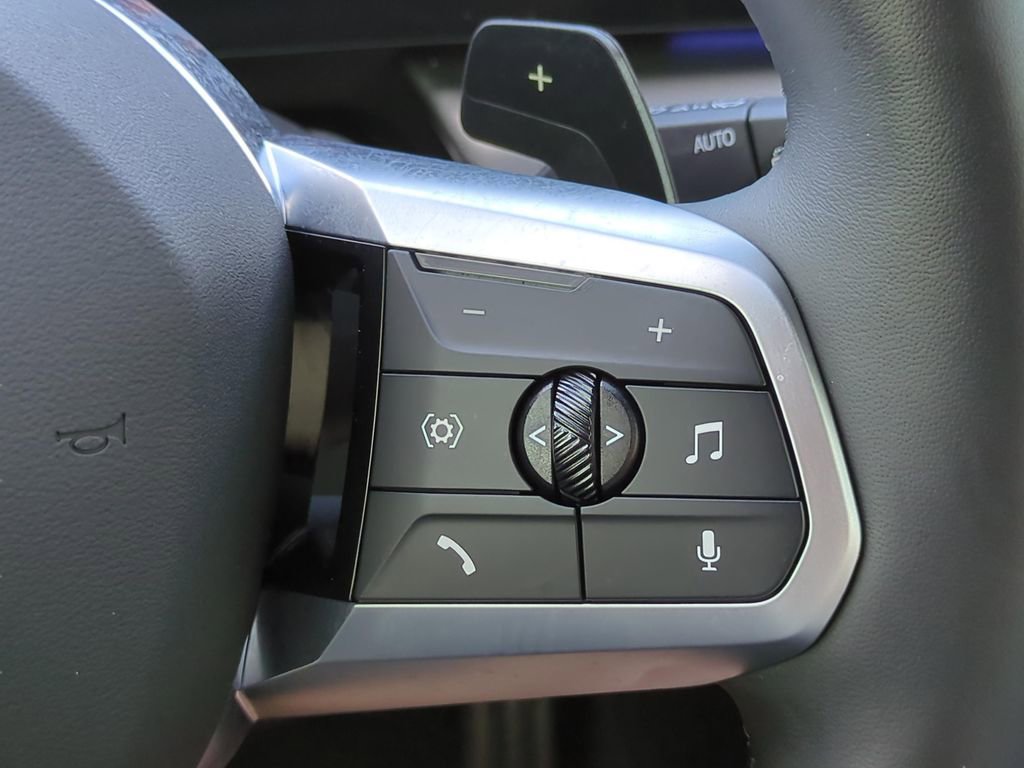 Used 2026 BMW X1 xDrive28i w/ Technology Package image 14