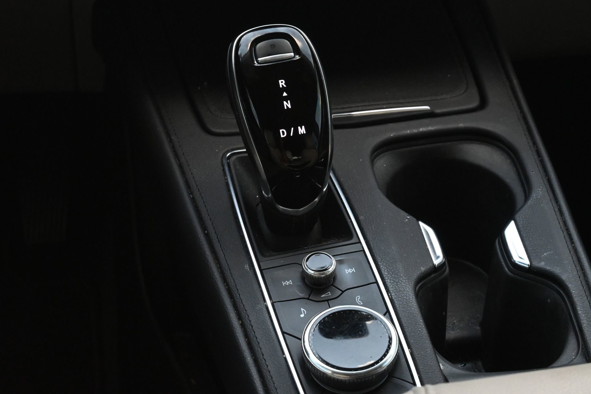 Certified 2023 Cadillac XT4 Premium Luxury FWD image 14