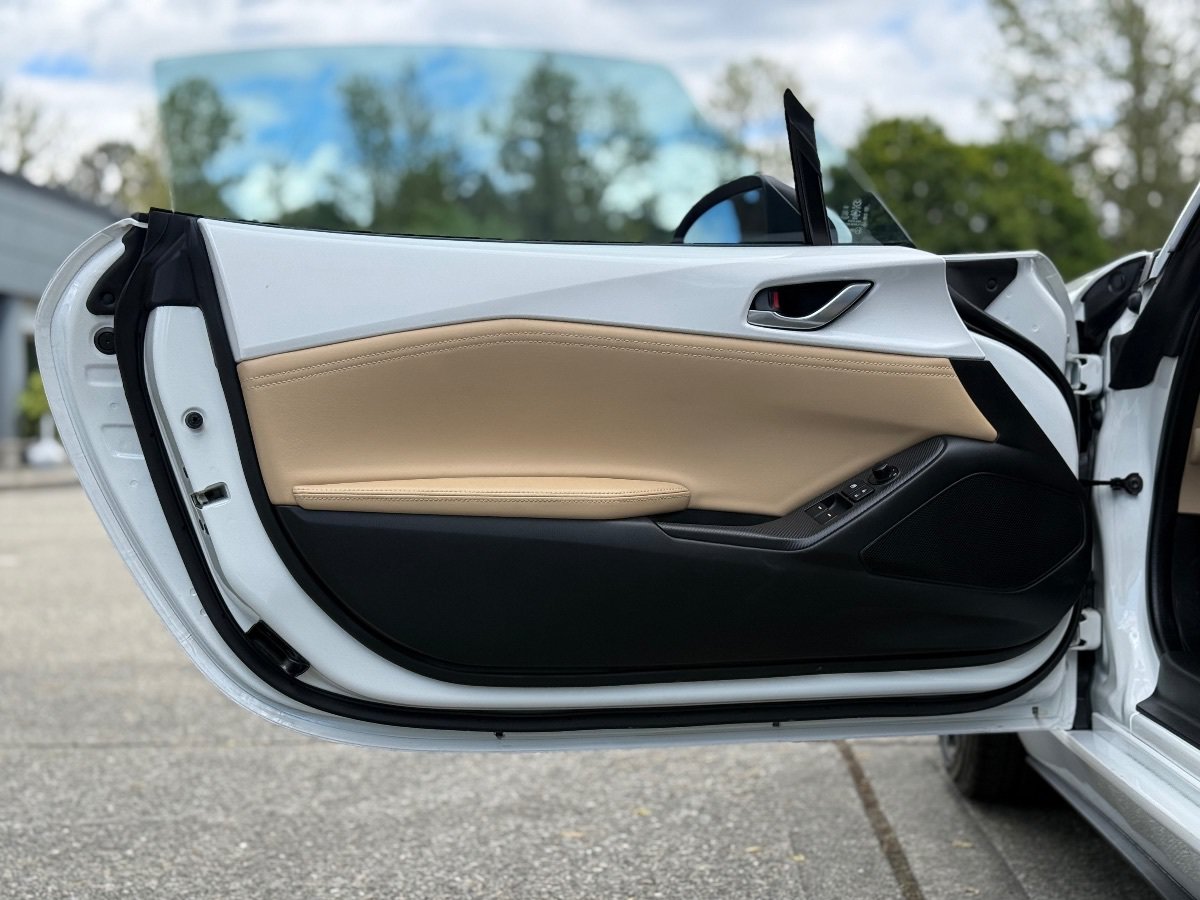 Used 2025 MAZDA MX-5 Miata RF Grand Touring RWD image 17