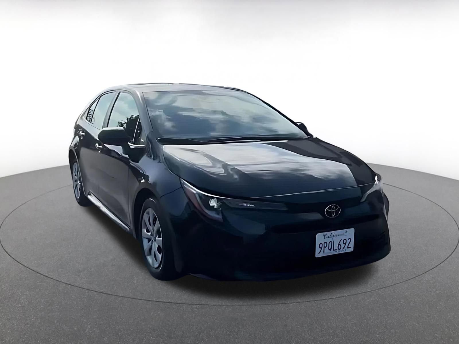Used 2025 Toyota Corolla LE FWD image 3