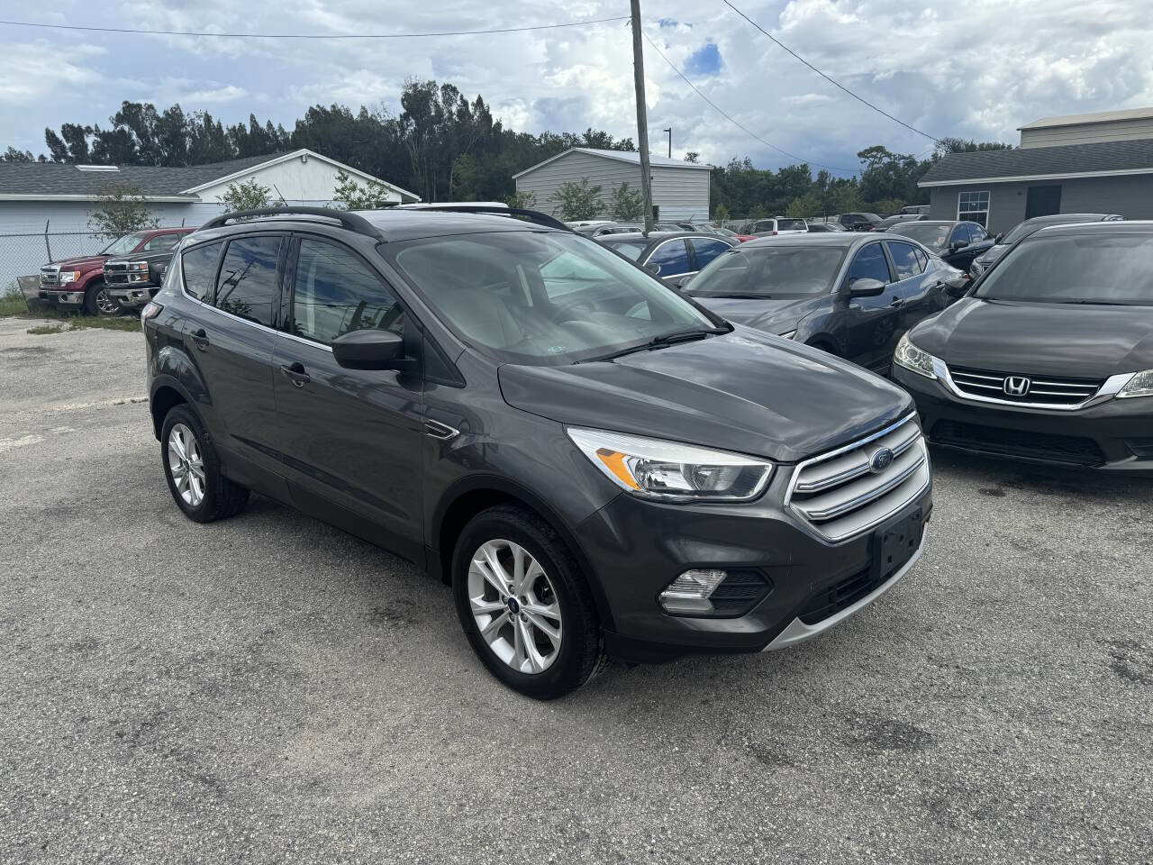 Used 2018 Ford Escape SE image 16