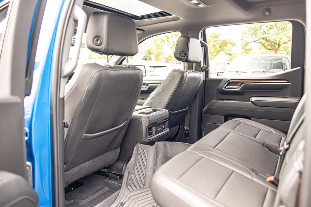 Used 2024 Chevrolet Silverado 1500 LT Trail Boss w/ LT Trail Boss Premium Package AWD/4WD image 33
