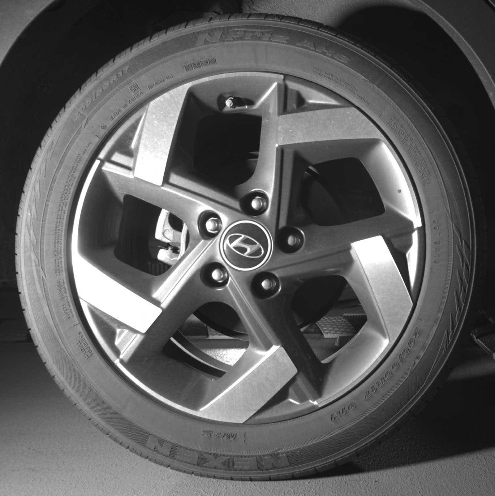 Used 2023 Hyundai Venue SEL image 12