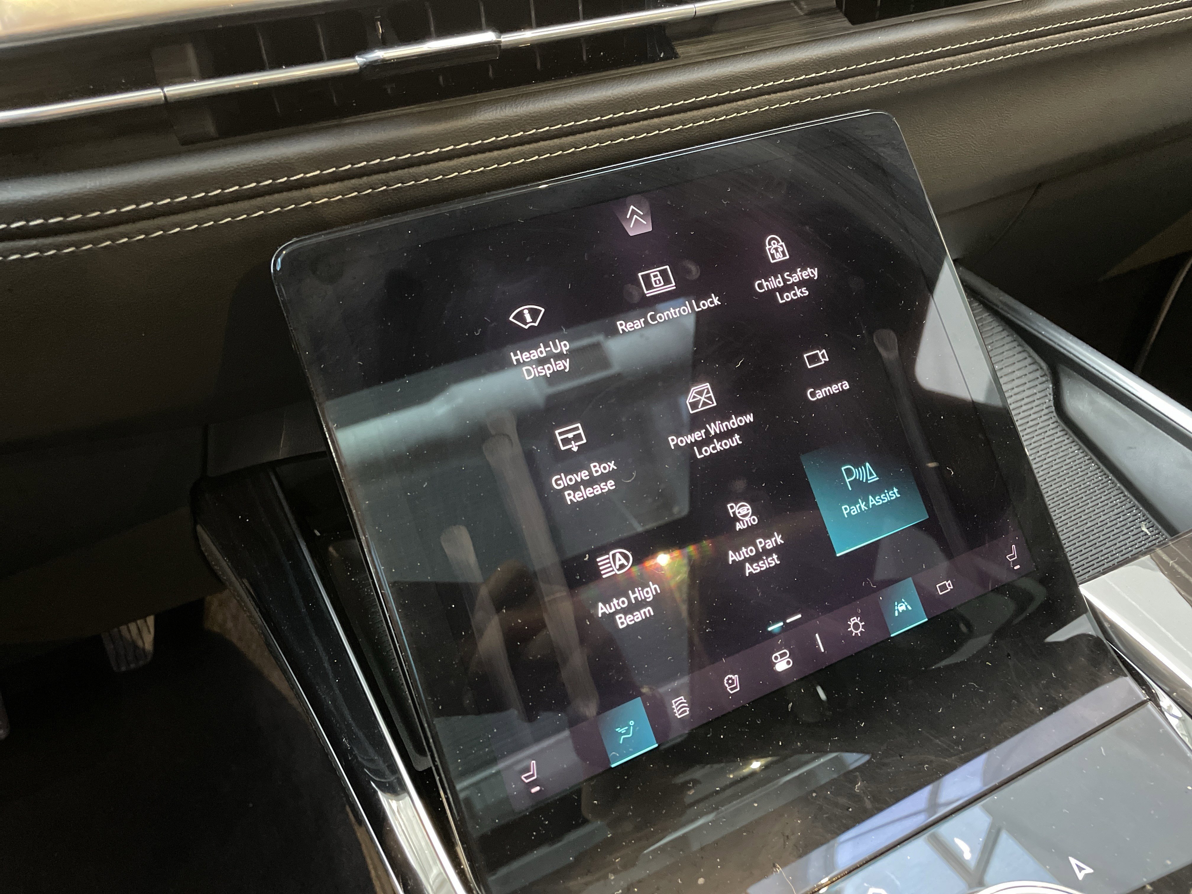 Used 2026 Cadillac Escalade Sport w/ LPO, ONYX Package image 35