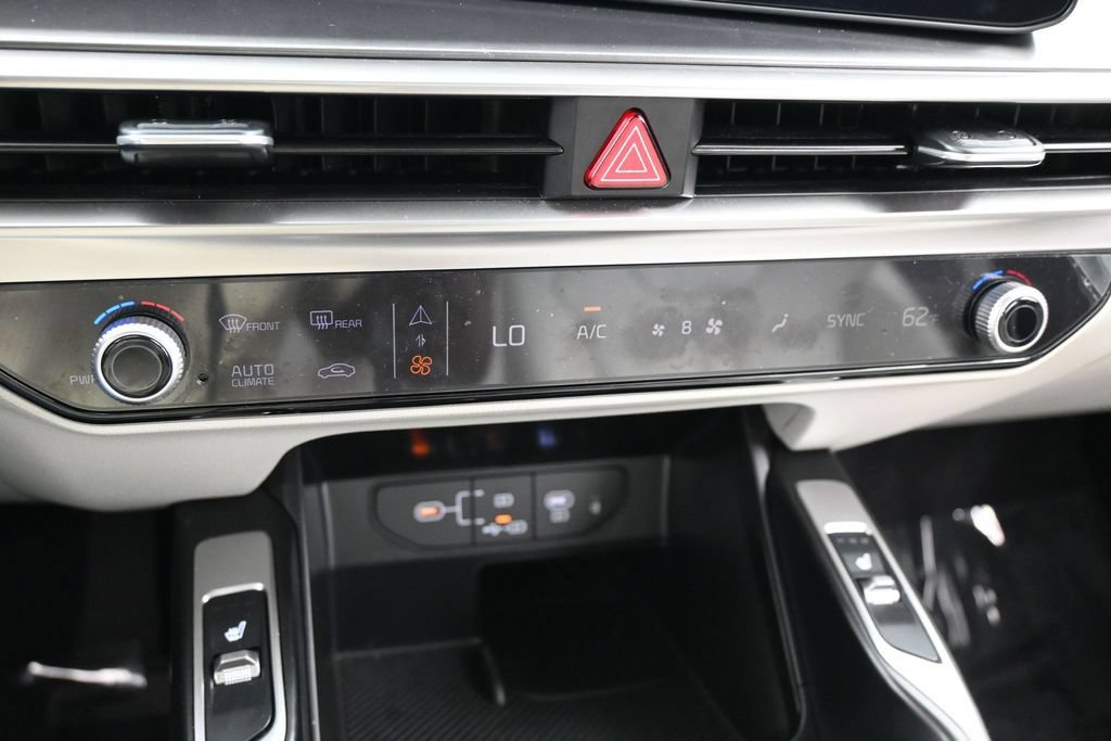 Used 2025 Kia Sorento S w/ Panoramic Sunroof Package FWD image 23