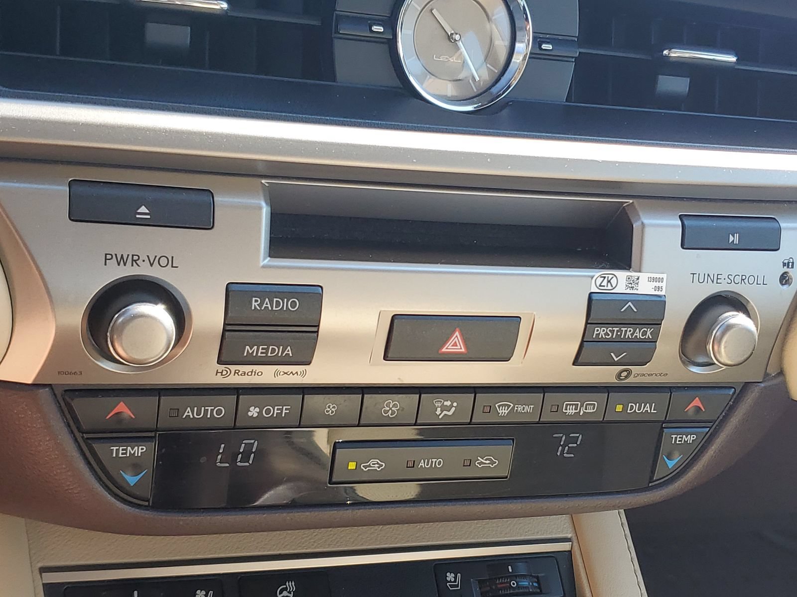 Used 2017 Lexus ES 350 w/ Premium Package FWD image 29