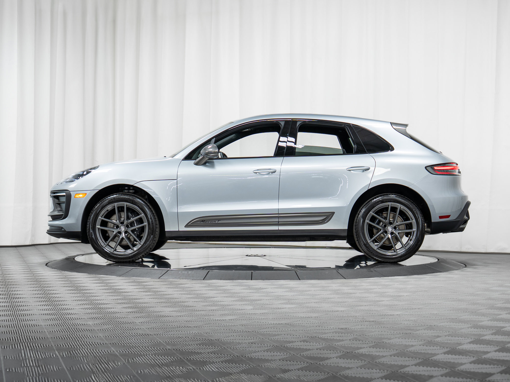 New 2026 Porsche Macan Turbo image 30