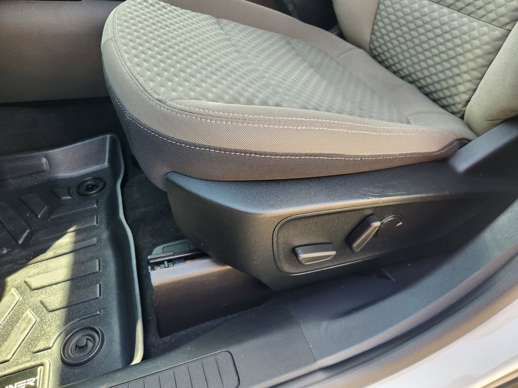 Used 2020 Ford Escape SE Sport image 16