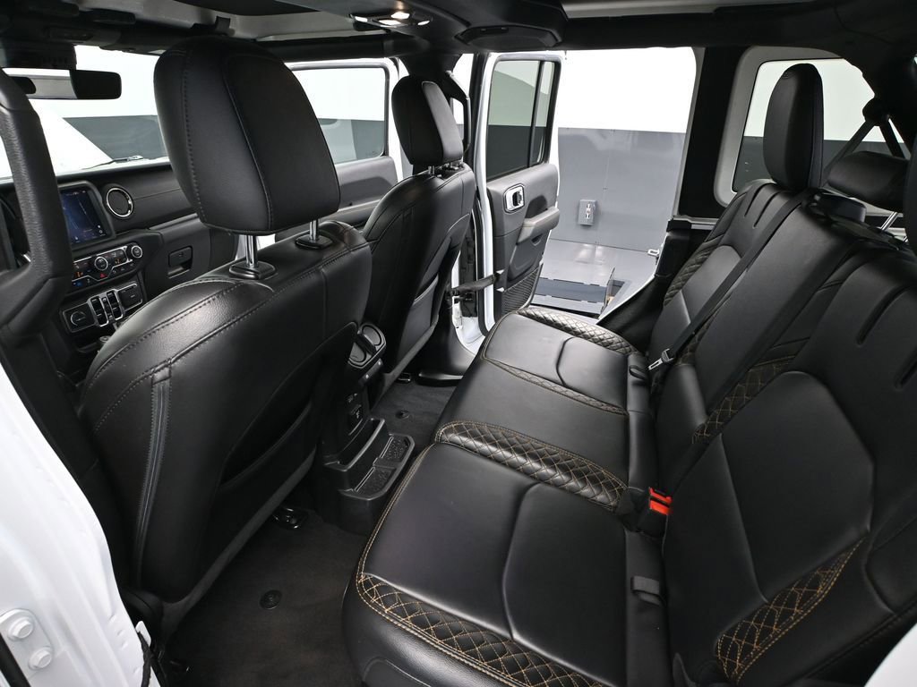 Used 2021 Jeep Wrangler Unlimited Sahara image 37
