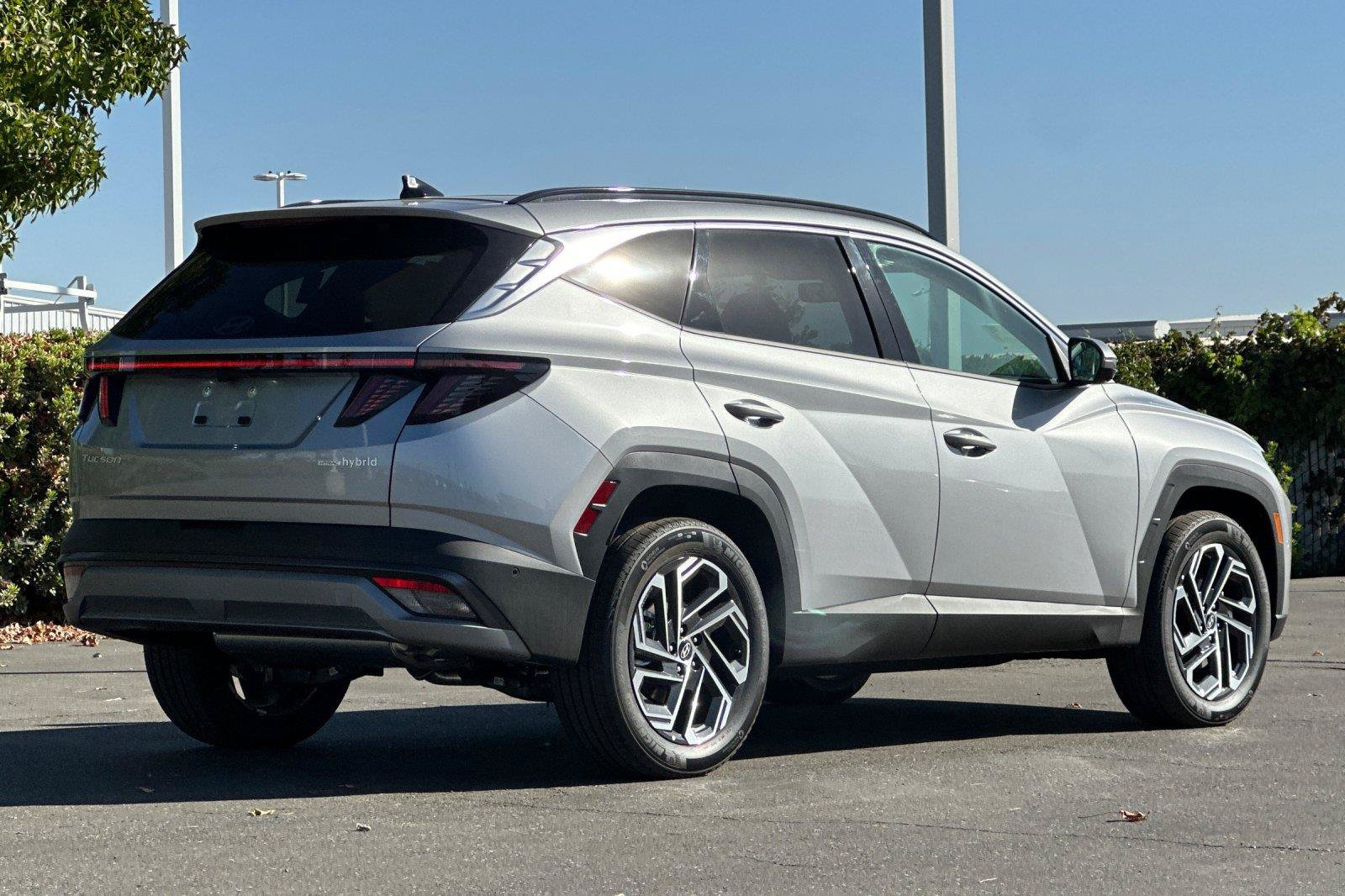 New 2026 Hyundai Tucson Limited AWD/4WD image 3
