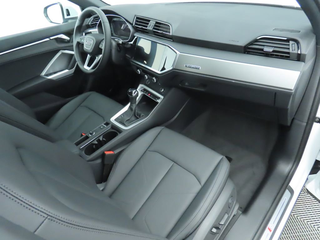 Used 2025 Audi Q3 2.0T Premium w/ Convenience Package image 18