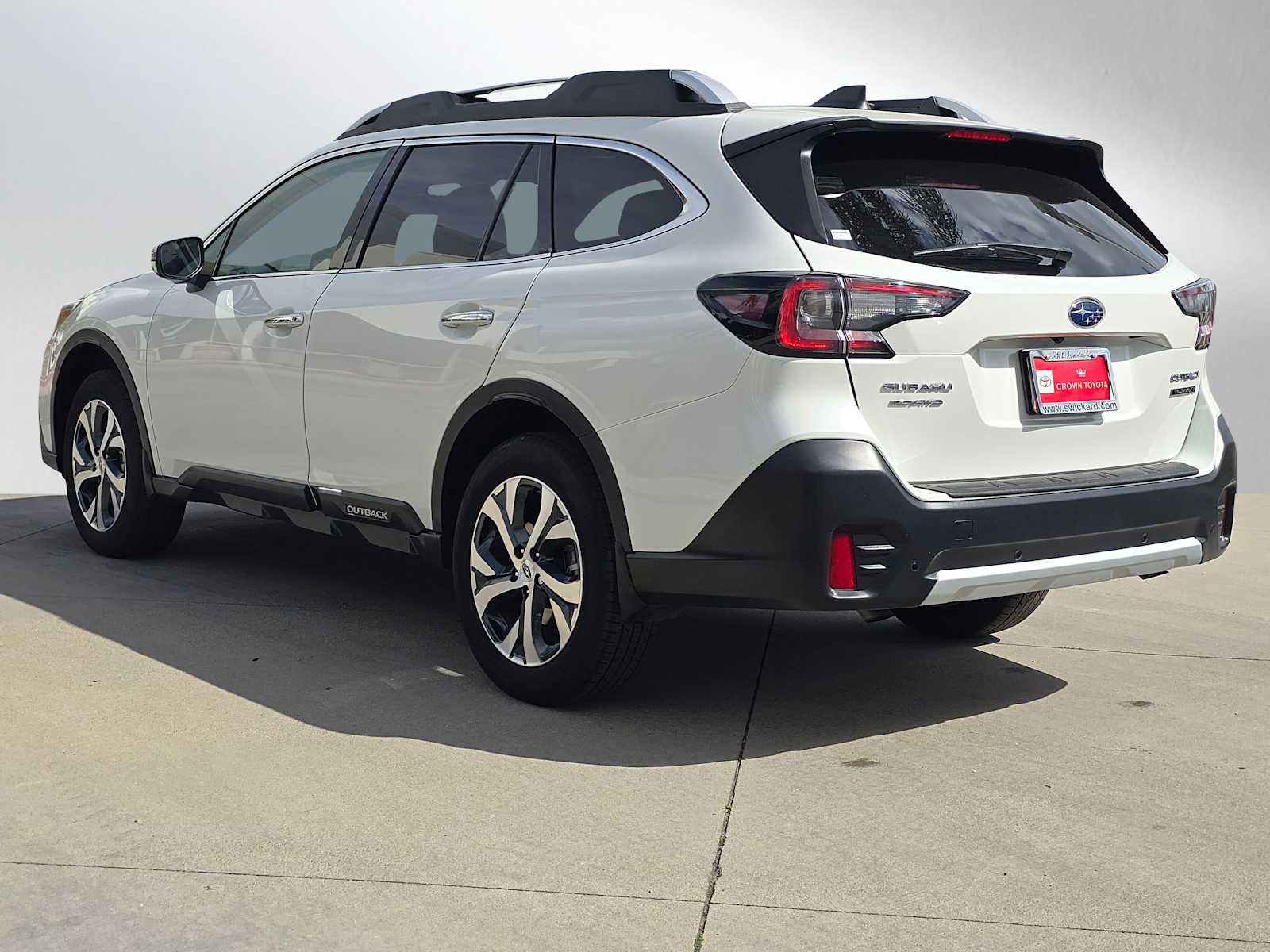 Used 2022 Subaru Outback Touring XT AWD/4WD image 4