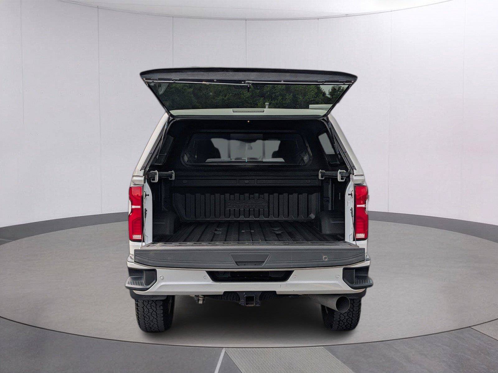 Used 2024 Chevrolet Silverado 2500 High Country AWD/4WD image 5