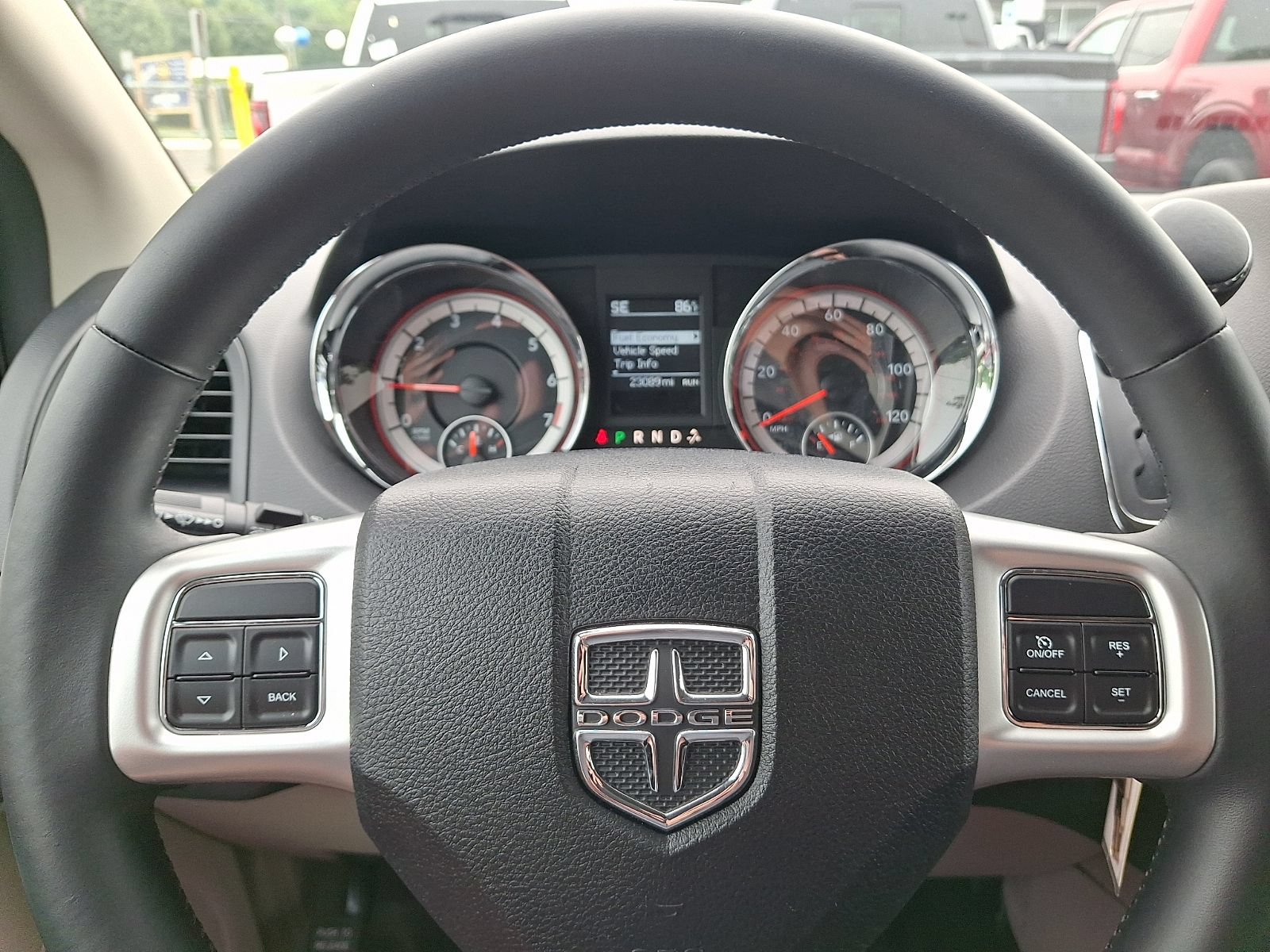Used 2015 Dodge Grand Caravan SXT w/ Rear Park Assist Package FWD image 21