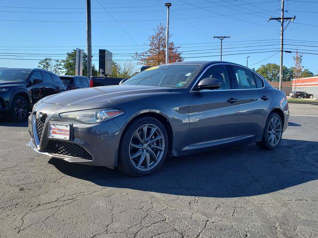 Used 2017 Alfa Romeo Giulia Ti w/ TI Performance Package AWD/4WD image 8