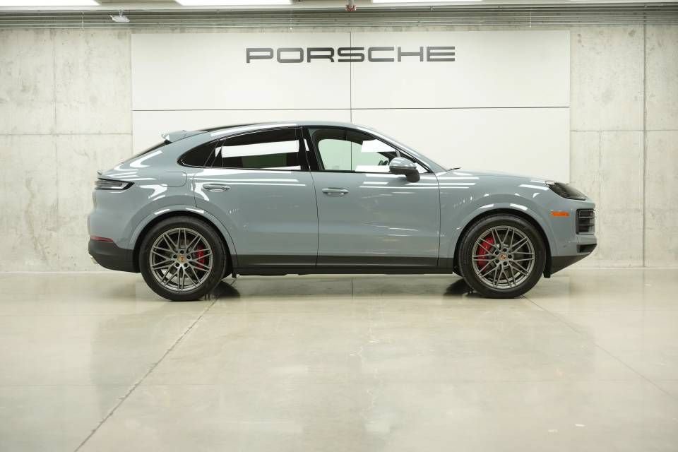 New 2026 Porsche Cayenne S AWD/4WD image 8