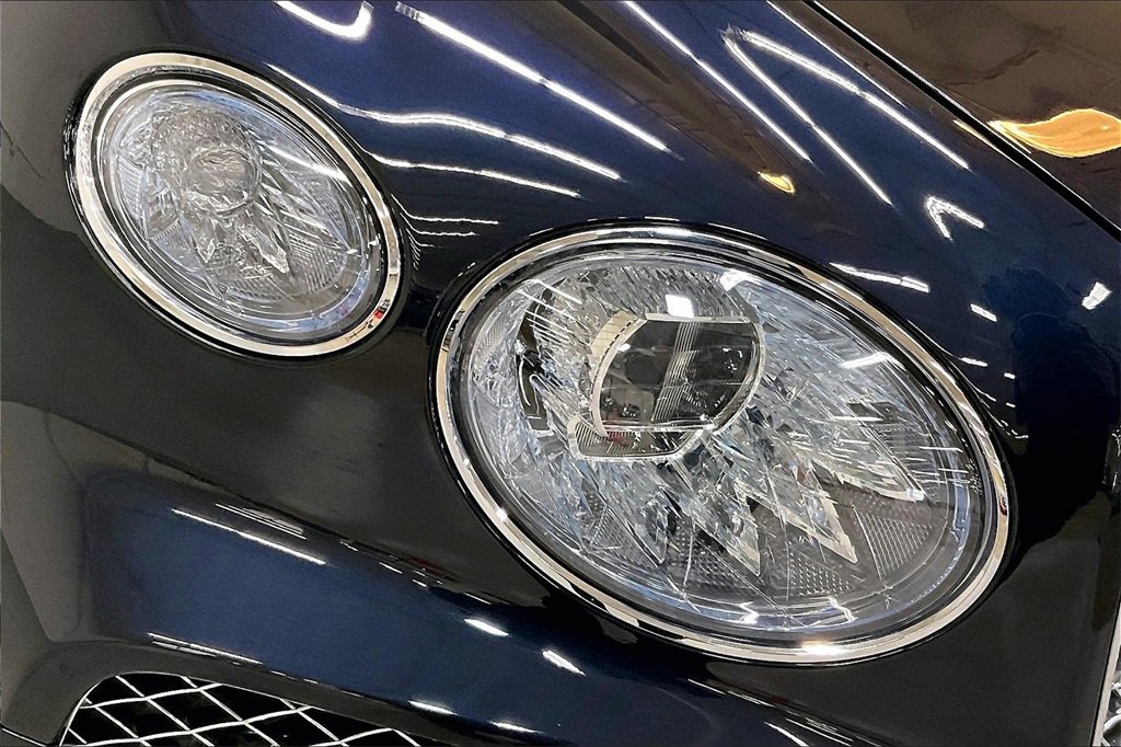 Used 2022 Bentley Bentayga image 30