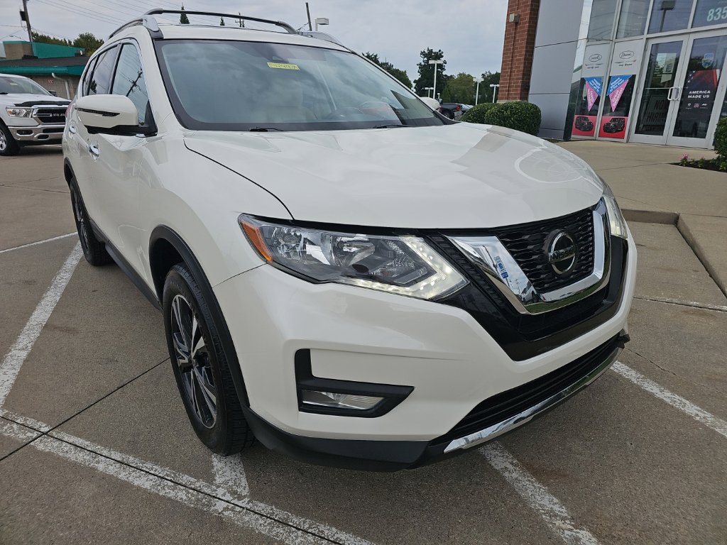 Used 2020 Nissan Rogue SV w/ Sun & Sound Touring Package AWD/4WD image 4