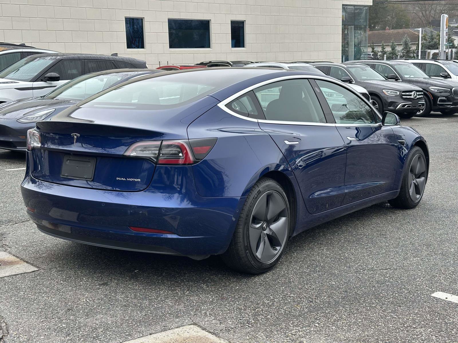 Used 2019 Tesla Model 3 Long Range AWD/4WD image 3
