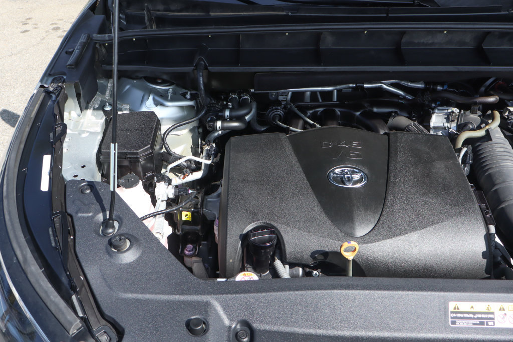 Used 2021 Toyota Highlander L FWD image 12