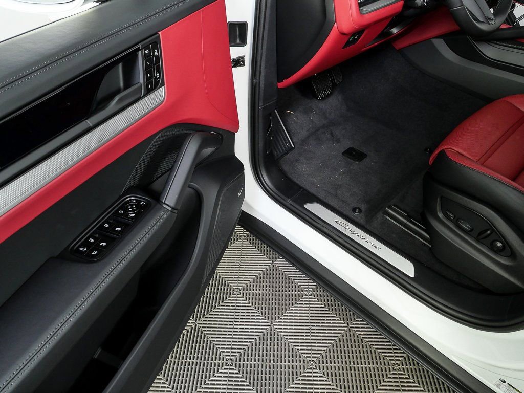 New 2026 Porsche Cayenne E-Hybrid image 8