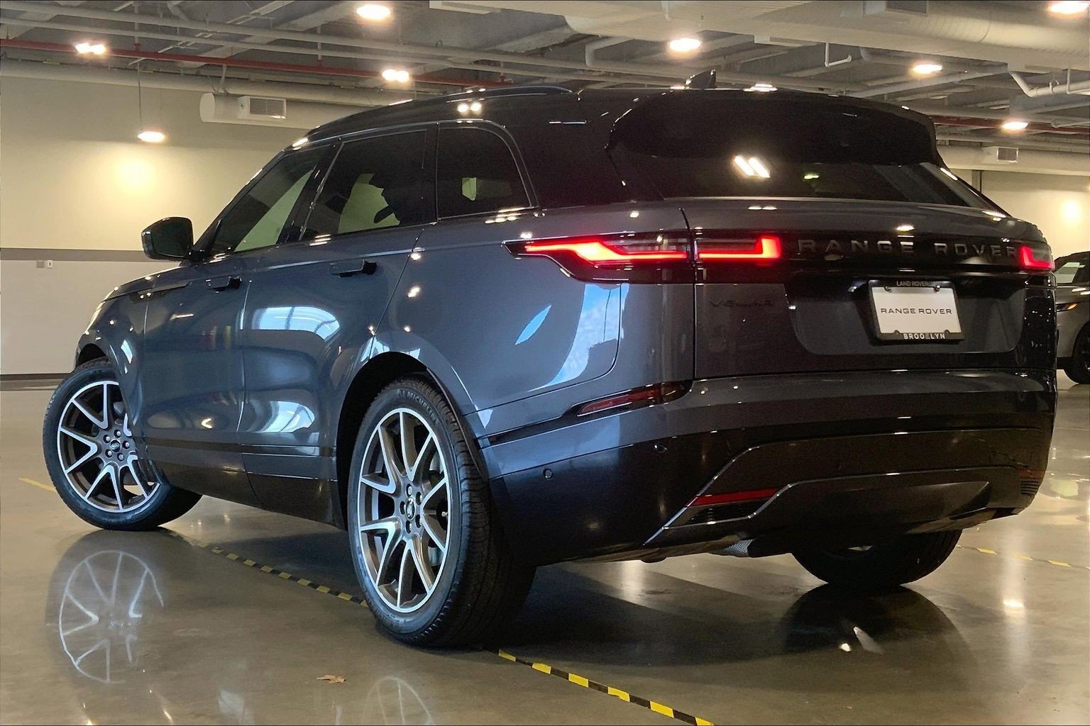 Used 2026 Land Rover Range Rover Velar Dynamic SE image 11