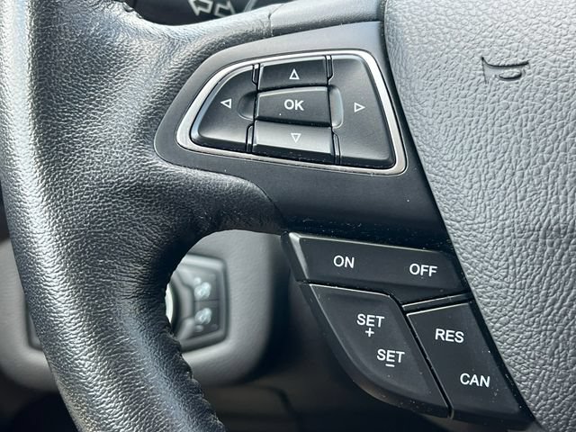 Used 2017 Ford Escape SE w/ SE Leather Comfort Package FWD image 19