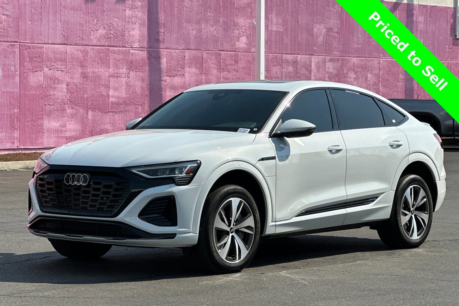 Used 2024 Audi Q8 e-tron Premium image 8