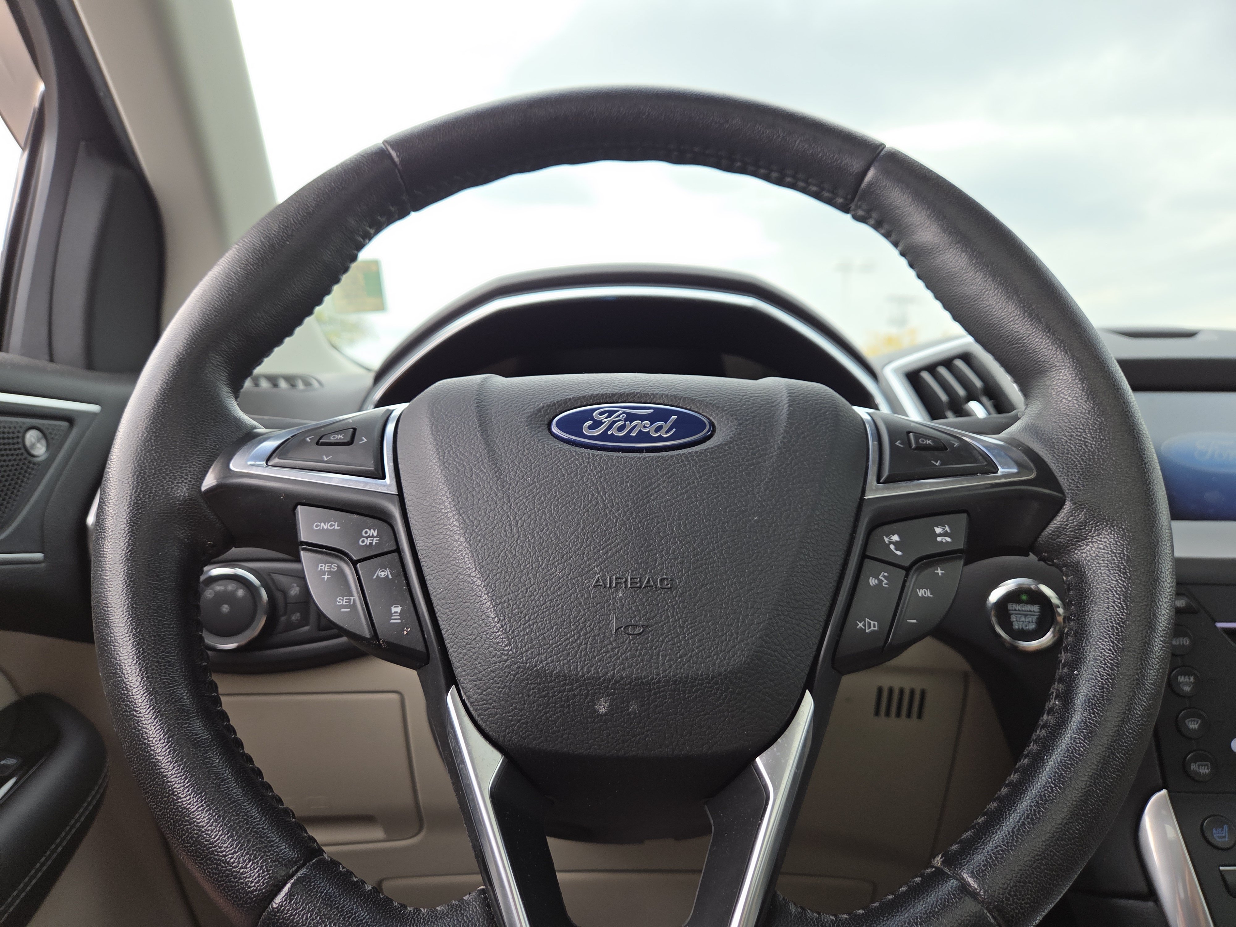 Used 2019 Ford Edge Titanium w/ Equipment Group 301A AWD/4WD image 18