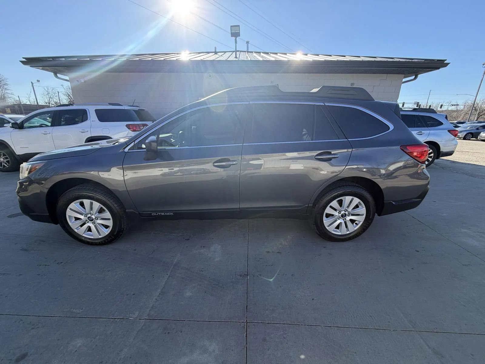 Used 2019 Subaru Outback 2.5i AWD/4WD image 5