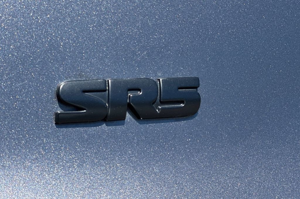 Used 2018 Toyota 4Runner SR5 Premium AWD/4WD image 26