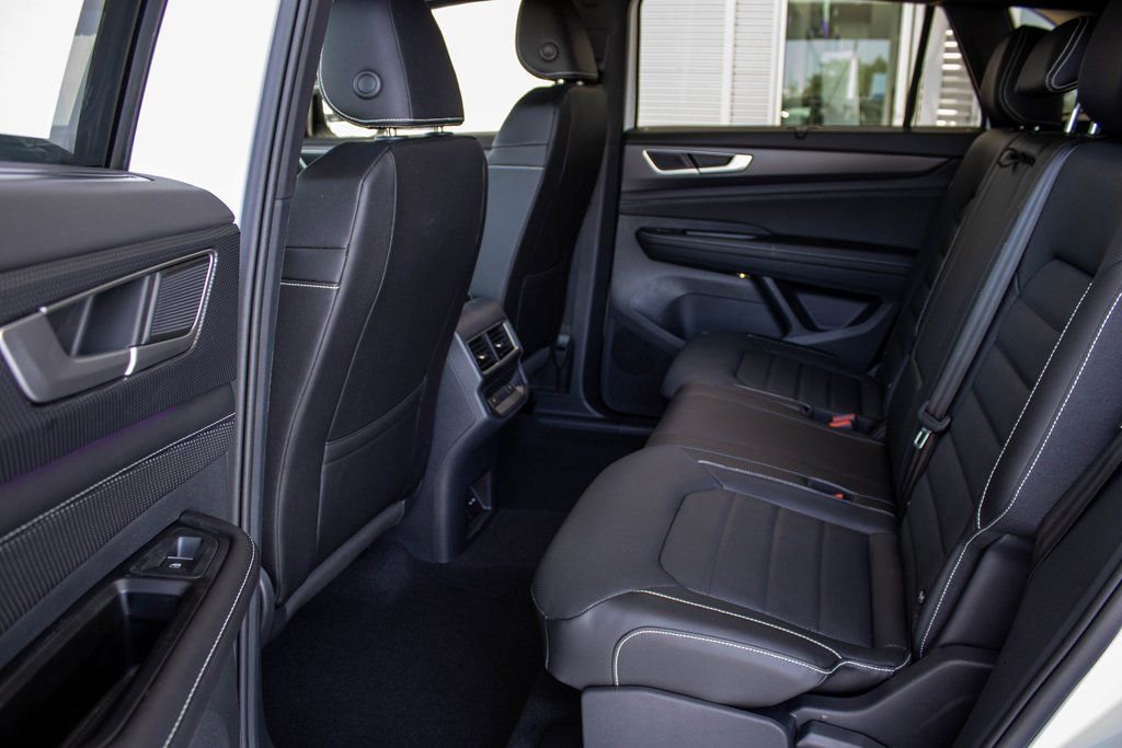 New 2025 Volkswagen Atlas Cross Sport SEL R-Line AWD/4WD image 49