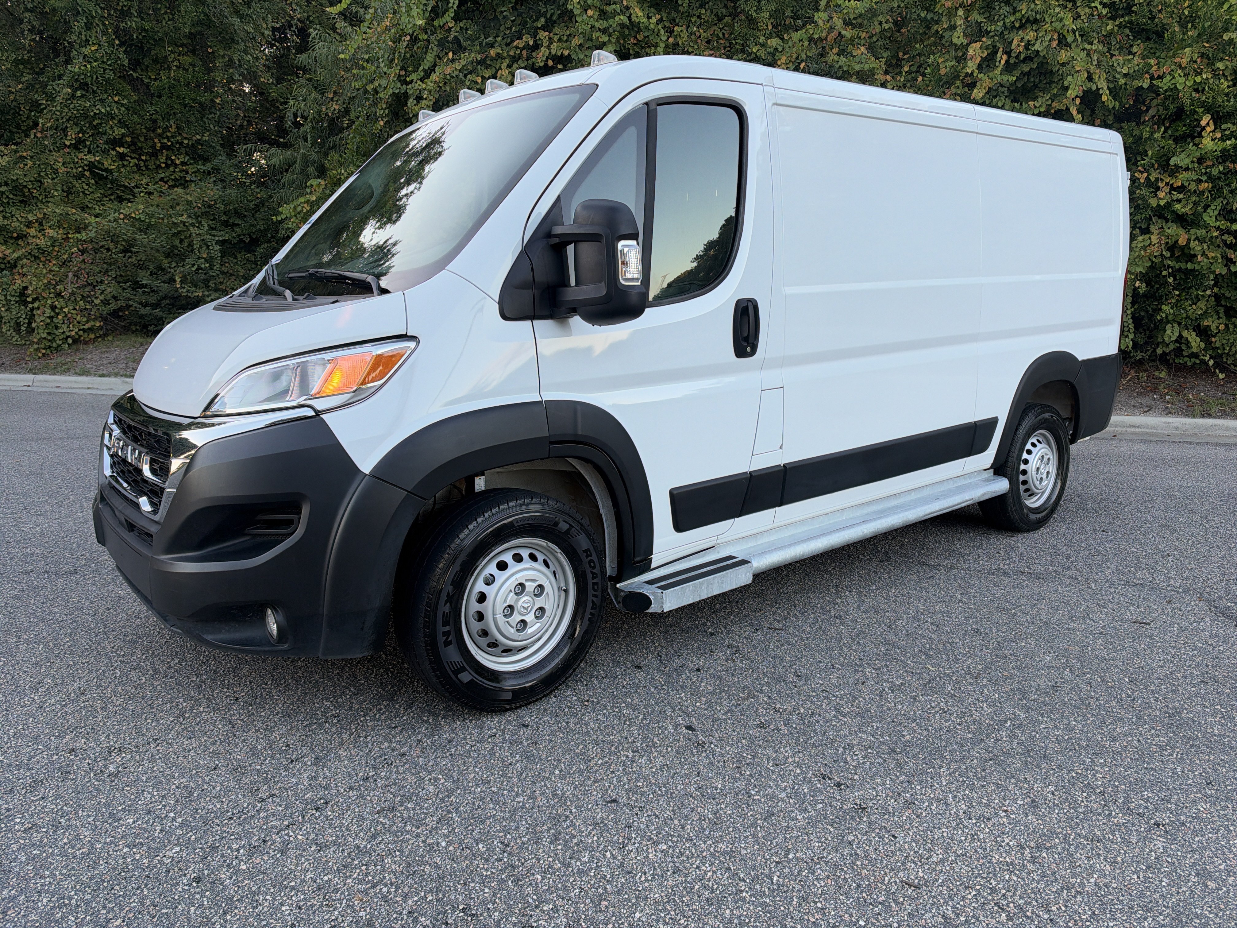 Used 2025 RAM ProMaster 2500 w/ U-Haul Equipment Group FWD image 4