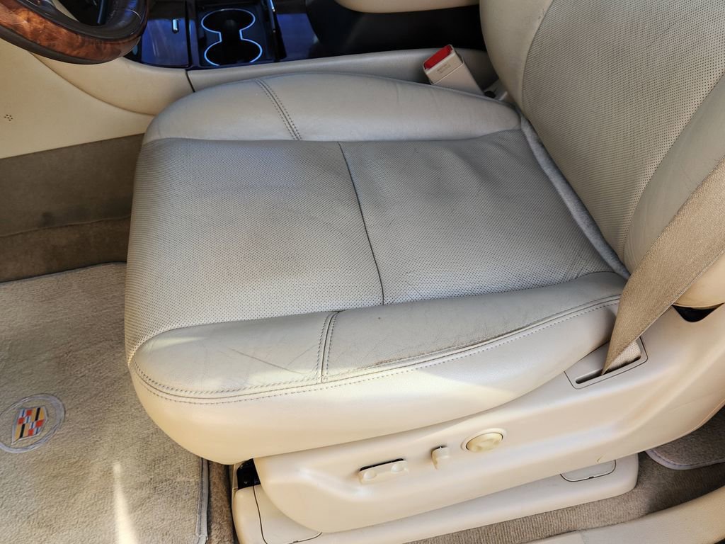 Used 2013 Cadillac Escalade Luxury image 7